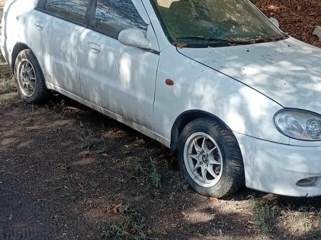 Білий Деу Сенс, об'ємом двигуна 1.5 л та пробігом 400 тис. км за 1200 $, фото 1 на Automoto.ua