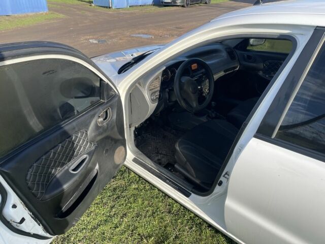 Білий Деу Сенс, об'ємом двигуна 1.3 л та пробігом 196 тис. км за 2000 $, фото 5 на Automoto.ua