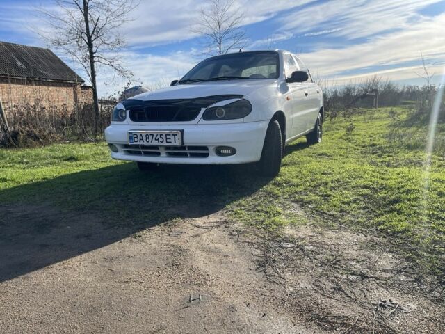 Білий Деу Сенс, об'ємом двигуна 1.3 л та пробігом 196 тис. км за 2000 $, фото 1 на Automoto.ua