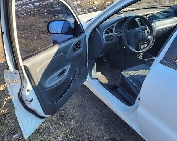 Белый Дэу Сенс, объемом двигателя 1.3 л и пробегом 220 тыс. км за 1600 $, фото 5 на Automoto.ua