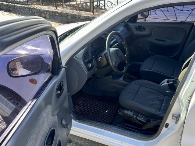 Белый Дэу Сенс, объемом двигателя 1.5 л и пробегом 368 тыс. км за 2200 $, фото 7 на Automoto.ua