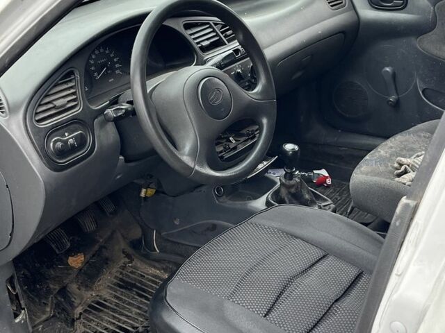 Белый Дэу Сенс, объемом двигателя 1.5 л и пробегом 252 тыс. км за 600 $, фото 5 на Automoto.ua