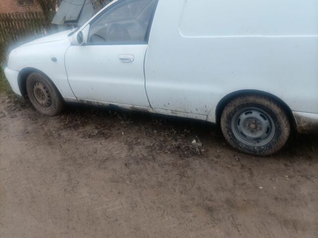 Белый Дэу Сенс, объемом двигателя 1.5 л и пробегом 211 тыс. км за 1048 $, фото 2 на Automoto.ua