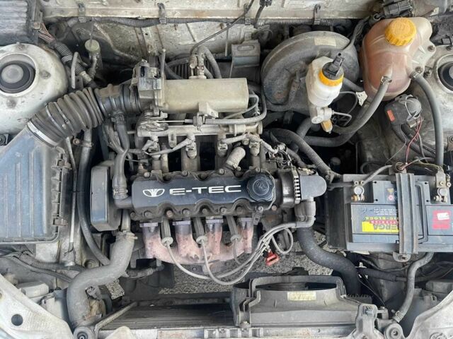 Белый Дэу Сенс, объемом двигателя 1.5 л и пробегом 450 тыс. км за 500 $, фото 5 на Automoto.ua