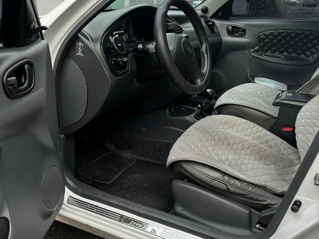 Белый Дэу Сенс, объемом двигателя 1.5 л и пробегом 230 тыс. км за 3100 $, фото 12 на Automoto.ua