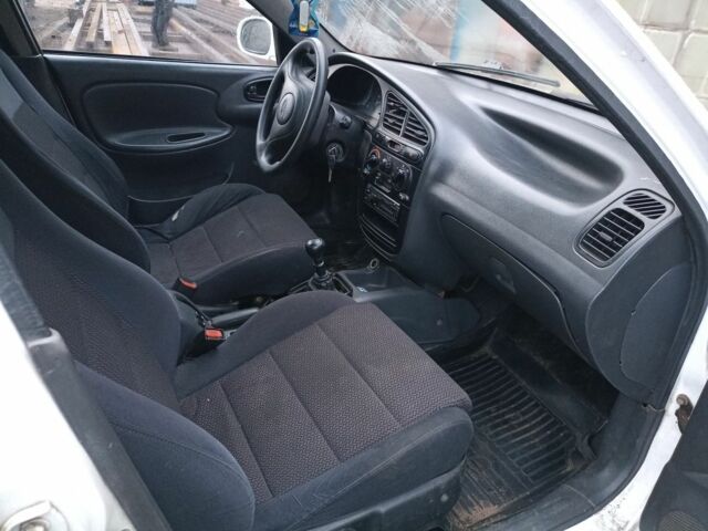 Белый Дэу Сенс, объемом двигателя 1.5 л и пробегом 30 тыс. км за 600 $, фото 5 на Automoto.ua