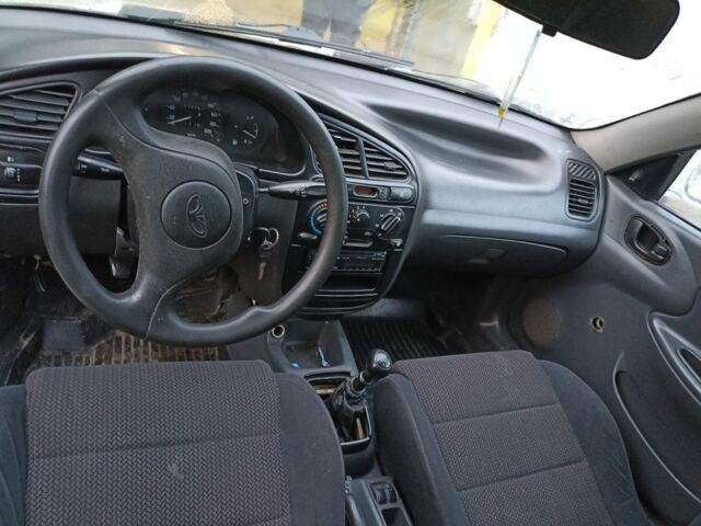 Белый Дэу Сенс, объемом двигателя 1.5 л и пробегом 30 тыс. км за 600 $, фото 4 на Automoto.ua