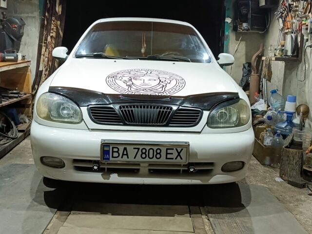 Белый Дэу Сенс, объемом двигателя 1.5 л и пробегом 270 тыс. км за 2200 $, фото 1 на Automoto.ua