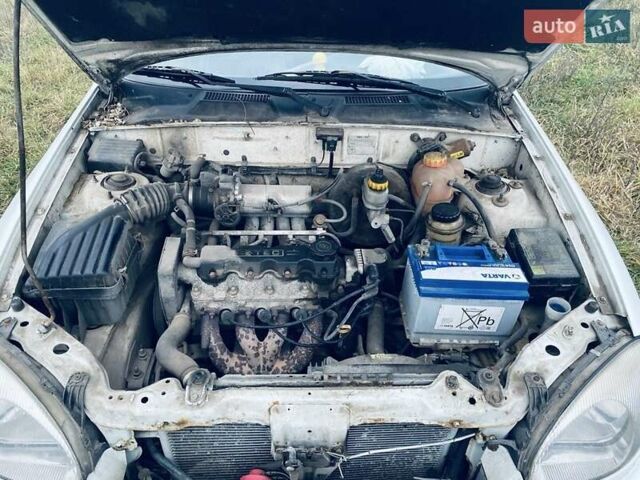 Білий Деу Сенс, об'ємом двигуна 1.3 л та пробігом 415 тис. км за 1100 $, фото 3 на Automoto.ua