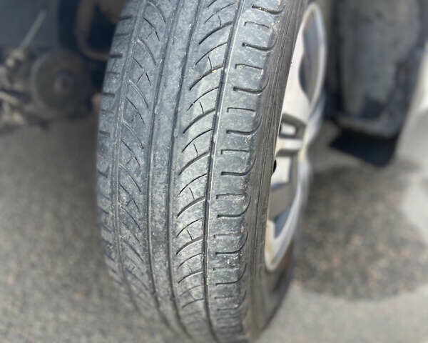 Деу Сенс 2002 у Херсоні на Automoto.ua Білий Деу Сенс, об'ємом двигуна 1.3 л та пробігом 25 тис. км за 1600 $, фото 11 на Automoto.ua
