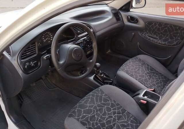 Белый Дэу Сенс, объемом двигателя 1.3 л и пробегом 133 тыс. км за 2000 $, фото 6 на Automoto.ua
