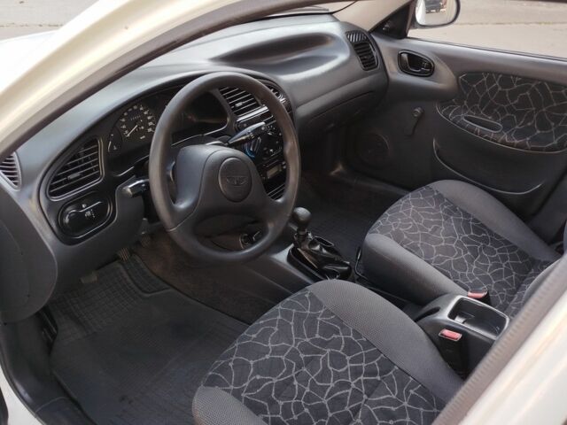 Белый Дэу Сенс, объемом двигателя 1.3 л и пробегом 133 тыс. км за 2000 $, фото 5 на Automoto.ua