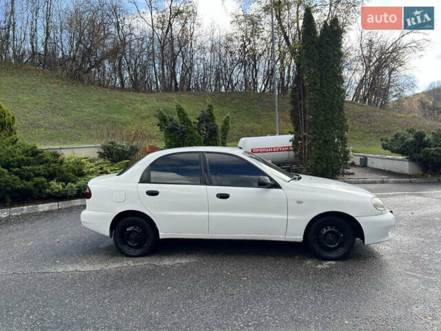 Белый Дэу Сенс, объемом двигателя 1.3 л и пробегом 200 тыс. км за 1500 $, фото 3 на Automoto.ua