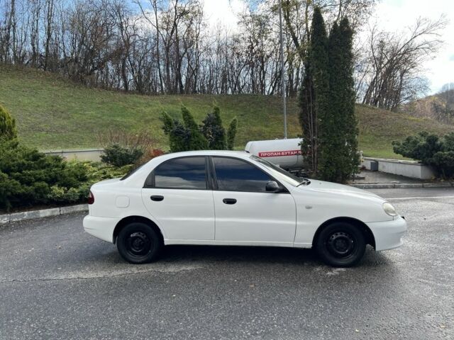 Белый Дэу Сенс, объемом двигателя 1.3 л и пробегом 200 тыс. км за 1500 $, фото 3 на Automoto.ua