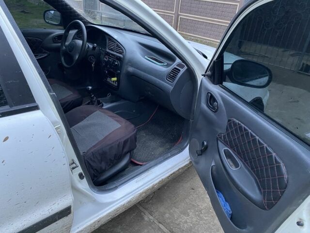 Белый Дэу Сенс, объемом двигателя 1.5 л и пробегом 250 тыс. км за 1300 $, фото 4 на Automoto.ua