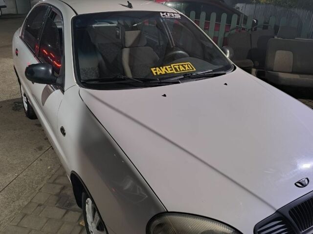 Білий Деу Сенс, об'ємом двигуна 1.3 л та пробігом 230 тис. км за 2000 $, фото 2 на Automoto.ua