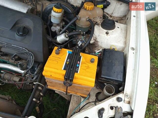 Деу Сенс 2003 у Валках на Automoto.ua Білий Деу Сенс, об'ємом двигуна 1.3 л та пробігом 300 тис. км за 947 $, фото 15 на Automoto.ua