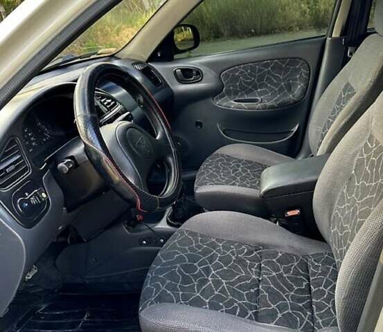 Белый Дэу Сенс, объемом двигателя 1.3 л и пробегом 268 тыс. км за 2300 $, фото 1 на Automoto.ua