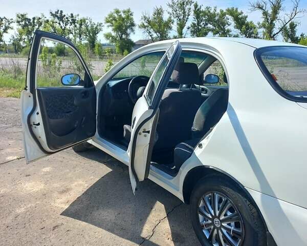 Белый Дэу Сенс, объемом двигателя 1.3 л и пробегом 191 тыс. км за 1700 $, фото 3 на Automoto.ua