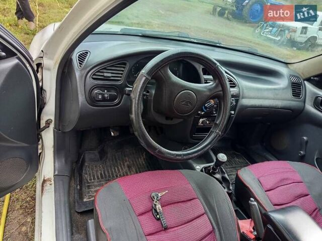 Деу Сенс 2003 у Валках на Automoto.ua Білий Деу Сенс, об'ємом двигуна 1.3 л та пробігом 300 тис. км за 947 $, фото 9 на Automoto.ua