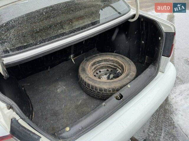 Белый Дэу Сенс, объемом двигателя 1.35 л и пробегом 171 тыс. км за 1900 $, фото 5 на Automoto.ua