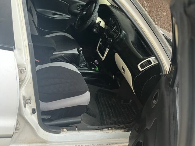 Білий Деу Сенс, об'ємом двигуна 1.3 л та пробігом 2 тис. км за 1000 $, фото 5 на Automoto.ua