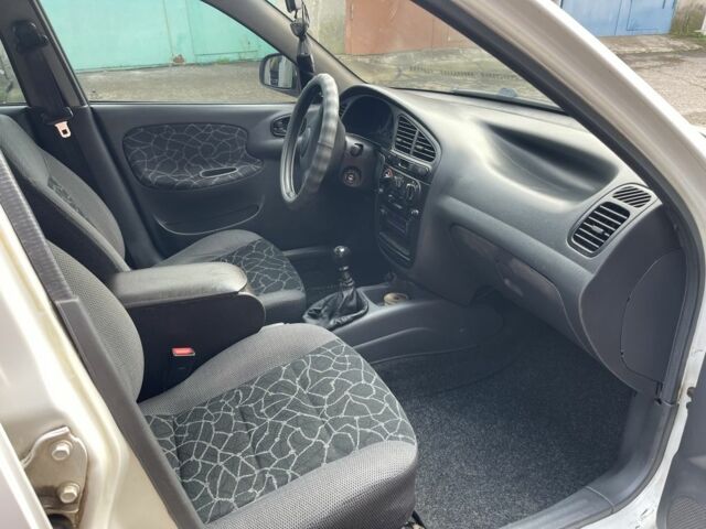 Белый Дэу Сенс, объемом двигателя 1.5 л и пробегом 207 тыс. км за 2950 $, фото 10 на Automoto.ua