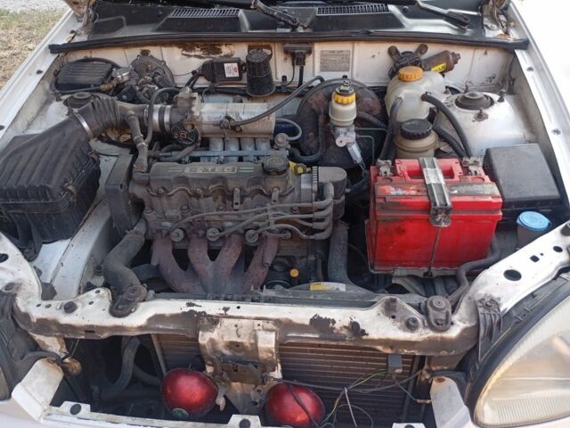 Деу Сенс 2004 у Запоріжжя на Automoto.ua Білий Деу Сенс, об'ємом двигуна 1.5 л та пробігом 269 тис. км за 2100 $, фото 4 на Automoto.ua