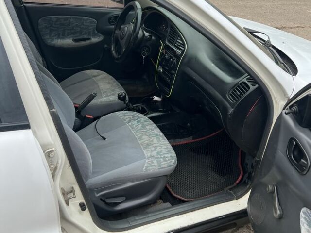 Белый Дэу Сенс, объемом двигателя 1.5 л и пробегом 211 тыс. км за 1500 $, фото 8 на Automoto.ua