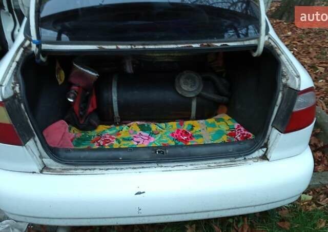 Белый Дэу Сенс, объемом двигателя 1.3 л и пробегом 220 тыс. км за 1100 $, фото 5 на Automoto.ua
