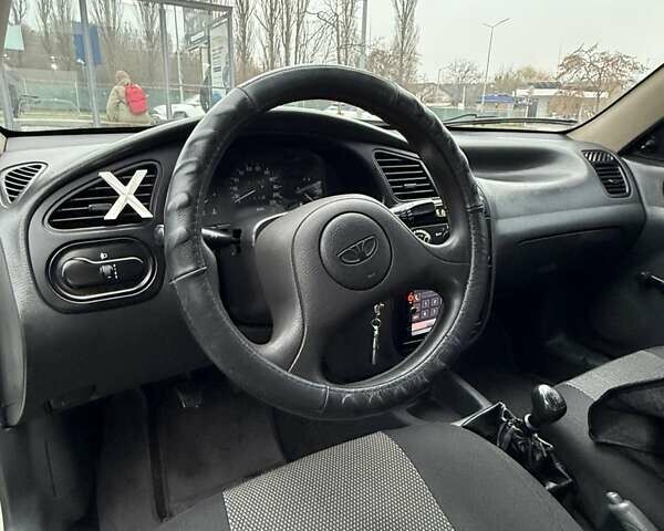 Білий Деу Сенс, об'ємом двигуна 1.3 л та пробігом 257 тис. км за 1950 $, фото 6 на Automoto.ua