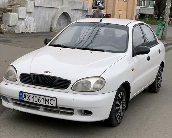 Белый Дэу Сенс, объемом двигателя 1.6 л и пробегом 250 тыс. км за 1050 $, фото 1 на Automoto.ua