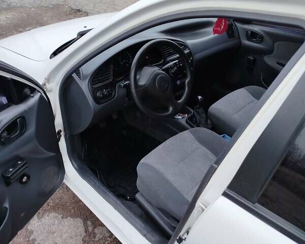Белый Дэу Сенс, объемом двигателя 1.3 л и пробегом 110 тыс. км за 1900 $, фото 1 на Automoto.ua