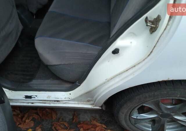 Белый Дэу Сенс, объемом двигателя 1.3 л и пробегом 220 тыс. км за 1100 $, фото 7 на Automoto.ua