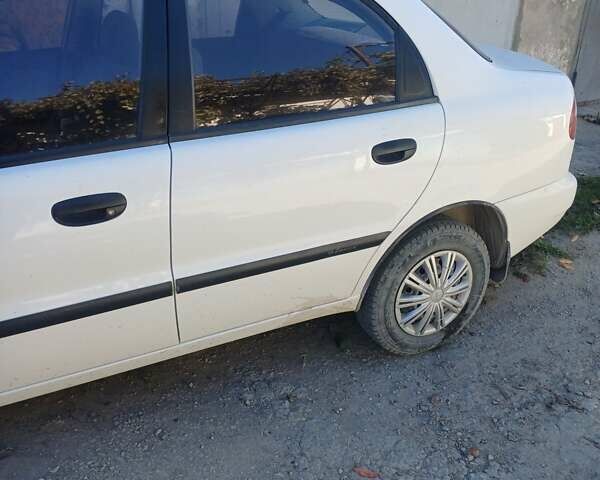 Белый Дэу Сенс, объемом двигателя 1.3 л и пробегом 180 тыс. км за 2100 $, фото 2 на Automoto.ua