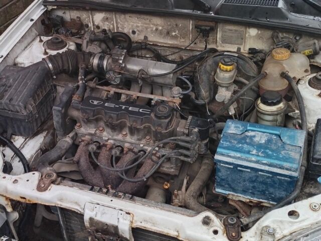 Белый Дэу Сенс, объемом двигателя 1.5 л и пробегом 190 тыс. км за 999 $, фото 4 на Automoto.ua