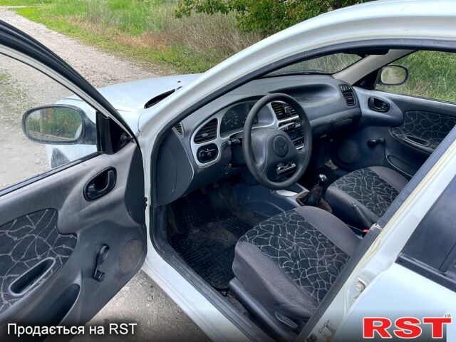 Білий Деу Сенс, об'ємом двигуна 1.3 л та пробігом 250 тис. км за 1250 $, фото 4 на Automoto.ua