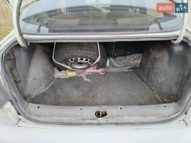 Белый Дэу Сенс, объемом двигателя 1.3 л и пробегом 146 тыс. км за 1800 $, фото 2 на Automoto.ua