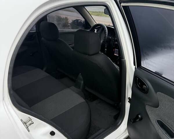 Білий Деу Сенс, об'ємом двигуна 1.3 л та пробігом 257 тис. км за 1950 $, фото 14 на Automoto.ua