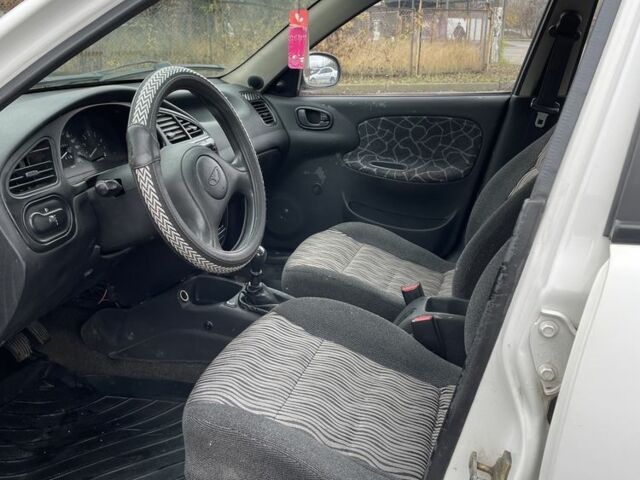 Белый Дэу Сенс, объемом двигателя 1.3 л и пробегом 200 тыс. км за 1550 $, фото 4 на Automoto.ua