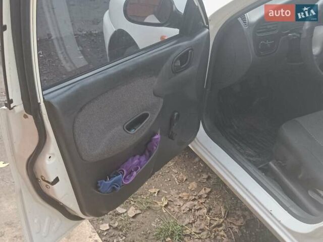 Белый Дэу Сенс, объемом двигателя 1.3 л и пробегом 250 тыс. км за 1850 $, фото 7 на Automoto.ua