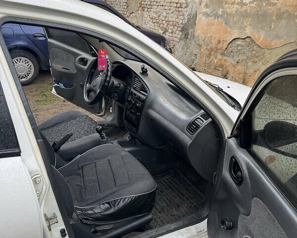 Белый Дэу Сенс, объемом двигателя 1.3 л и пробегом 287 тыс. км за 1200 $, фото 2 на Automoto.ua