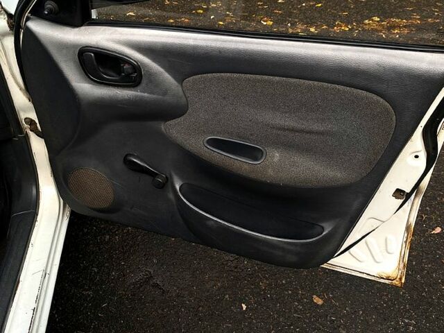 Белый Дэу Сенс, объемом двигателя 1.3 л и пробегом 180 тыс. км за 1200 $, фото 8 на Automoto.ua