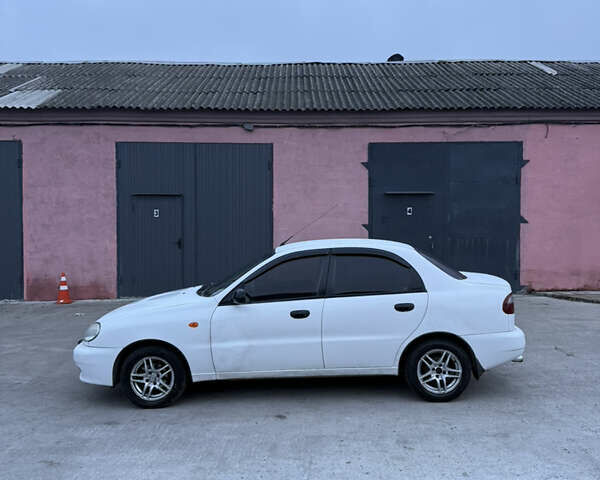 Білий Деу Сенс, об'ємом двигуна 1.3 л та пробігом 144 тис. км за 2000 $, фото 2 на Automoto.ua