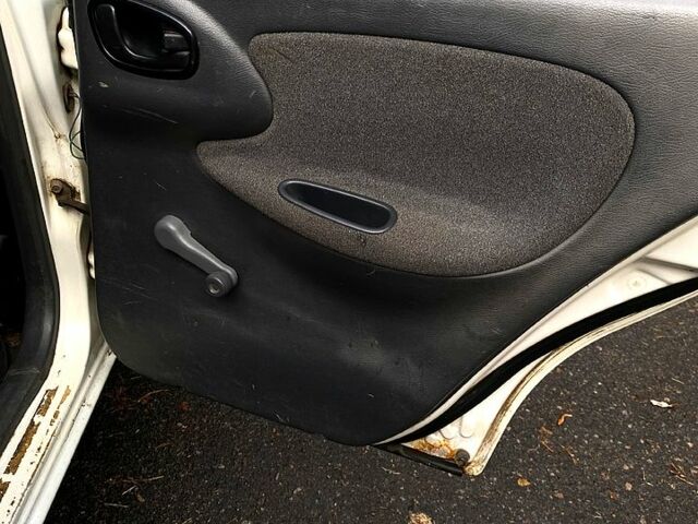 Белый Дэу Сенс, объемом двигателя 1.3 л и пробегом 180 тыс. км за 1200 $, фото 7 на Automoto.ua