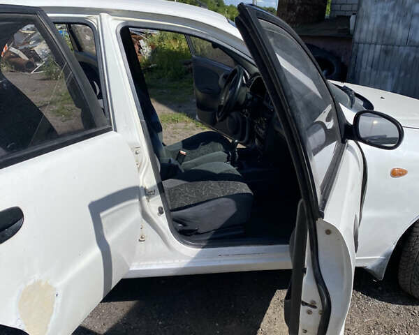 Білий Деу Сенс, об'ємом двигуна 1.3 л та пробігом 285 тис. км за 1100 $, фото 4 на Automoto.ua