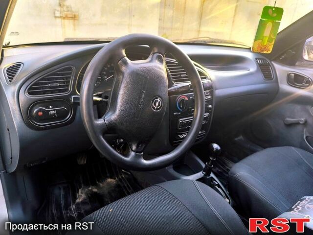 Белый Дэу Сенс, объемом двигателя 1.3 л и пробегом 280 тыс. км за 800 $, фото 1 на Automoto.ua