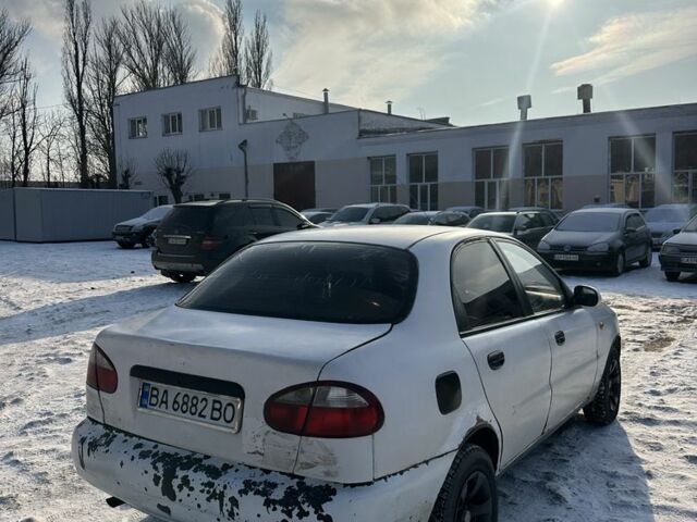 Білий Деу Сенс, об'ємом двигуна 1.3 л та пробігом 300 тис. км за 999 $, фото 4 на Automoto.ua