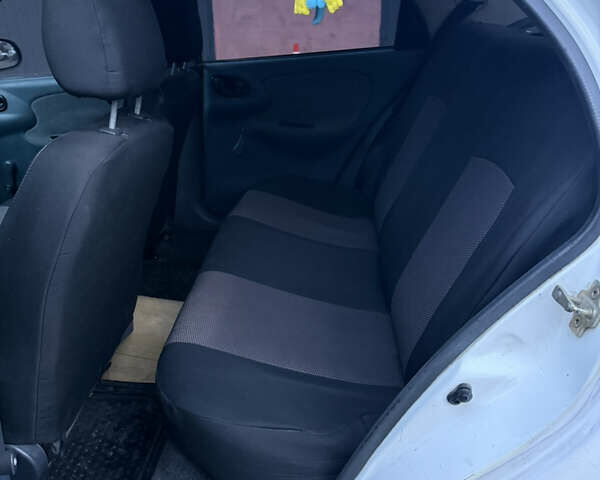 Білий Деу Сенс, об'ємом двигуна 1.3 л та пробігом 144 тис. км за 2000 $, фото 9 на Automoto.ua