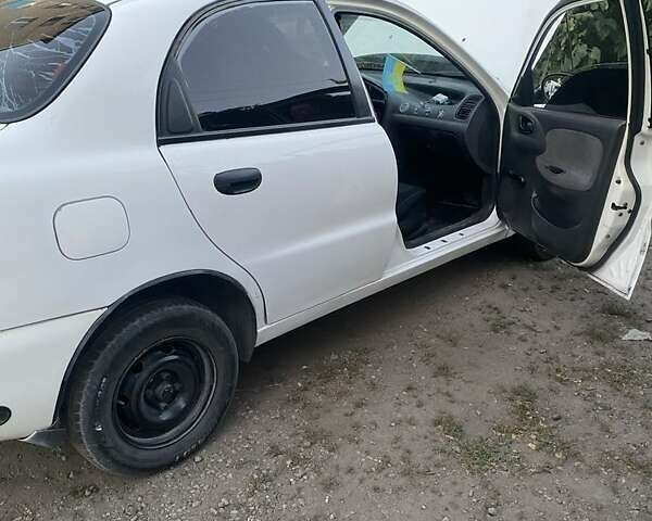 Деу Сенс 2006 у Дніпро (Дніпропетровську) на Automoto.ua Білий Деу Сенс, об'ємом двигуна 1.3 л та пробігом 260 тис. км за 1578 $, фото 2 на Automoto.ua